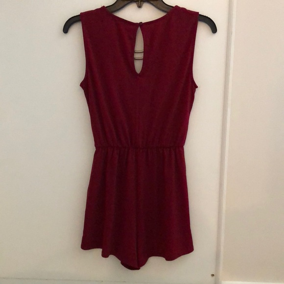 RED ROMPER - Picture 4 of 4